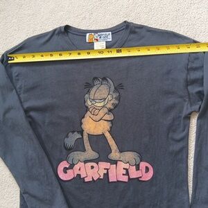 PtP 19" Garfield Long Sleeve T-Shirt In Charcoal Grey And Pink Letters